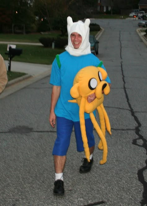 Finn // Adventure Time Chowder Cosplay, Finn The Human Halloween Costume, Finn And Jake Cosplay, Masculine Halloween Costumes, Adventure Time Costume Couple, Finn The Human Costume, Finn Adventure Time Costume, Adventure Time Outfits, Finn Adventure Time Cosplay