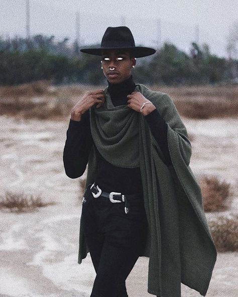 Men Witch Costume, Male Halloween Costumes, Witch Men, Witch Aesthetic Fashion, Goth Cowboy, Afro Goth, Male Witch, Witch Fashion, Witch Outfit