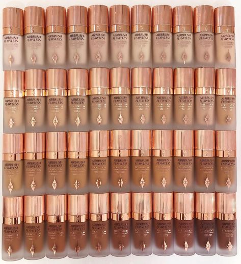 Charlotte Tilbury Foundation, Makeup Life Hacks, Redhead Makeup, Makeup Tips For Older Women, Charlotte Tilbury Makeup, Airbrush Foundation, Fresh Makeup, Flawless Foundation, Glow Kit