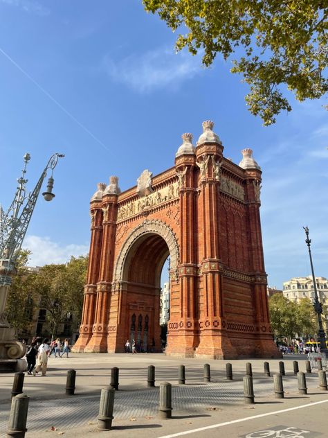 Barcelona Spain Travel Europe Arc de Triomphe Sightseeing Barcelona Ideas, Barcelona Spain Aesthetic, Portugal Photography, Barcelona Photography, Barcelona Spain Travel, Triumphal Arch, Spain Aesthetic, Swiss Travel, Spain Photography