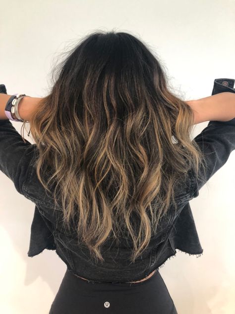 Dark Mid Length Hair Balayage, Summer Balyage Long Hair Brunettes, Grown Out Brunette Balayage, Subtle Balayage Brunette Long Hair, Mid Length Hair Balayage Brunettes, Brunette Balayage Shag Hair, Sun Kissed Hair Brunette Dark, Beachy Bayalage, Tortishell Hair Brunette