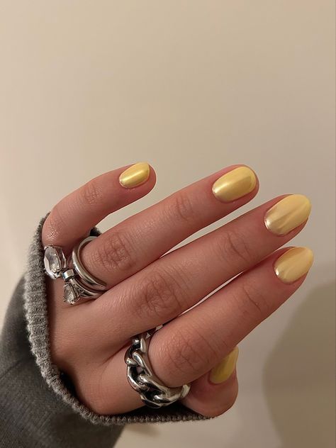 Yellow Cat Eye Nails, Smink Inspiration, Minimal Nails, Makijaż Smokey Eye, Nail Idea, Beauty Inspo, Get Nails, Yellow Nails, Minimalist Nails