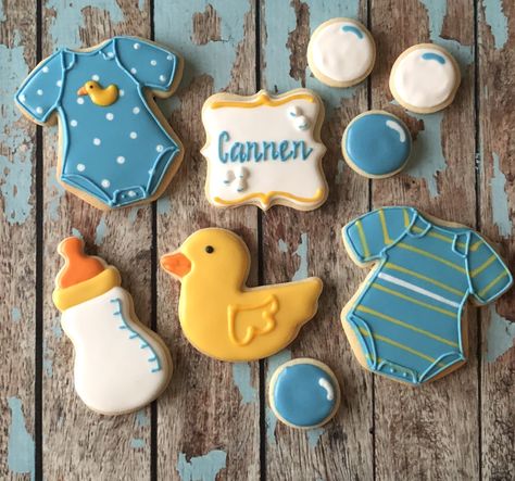 Rubber Ducky Cookies, Bubbles Baby Shower Theme, Rubber Ducky Gender Reveal Party, Bubble Baby Shower Ideas, Rubber Duck Themed Baby Shower Ideas, Bubble Cookies Decorated, Rubber Duckie Baby Shower Ideas, Rubber Duck Cookies, Rubber Duck Baby Shower Ideas