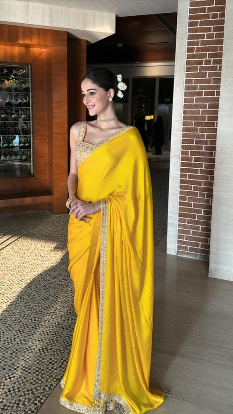 Anaya Pandey Saree, Yellow Saree For Haldi Bride, Yellow Saree For Haldi, Anaya Pandey, Bride Things, Sabyasachi Mukherjee, Ananya Pandey, Saree Ideas, Traditional Indian Dress