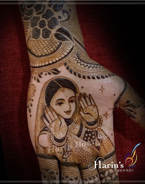 #karwachauth #karwachauthmehendi #hennadesigns #henna #mehndi #mehndidesign #delhi #delhincr #chandigarh #ludhiana #panchkula Bridal Figure Mehndi Designs, Ghevar Mehndi Designs, Vat Savitri Mehndi, Karwachauth Mehandi Design, Karwachoth Mehndi, Karwachauth Mehendi Designs, Teej Special Mehndi Design, Teej Mehndi Designs, Karwachauth Mehndi