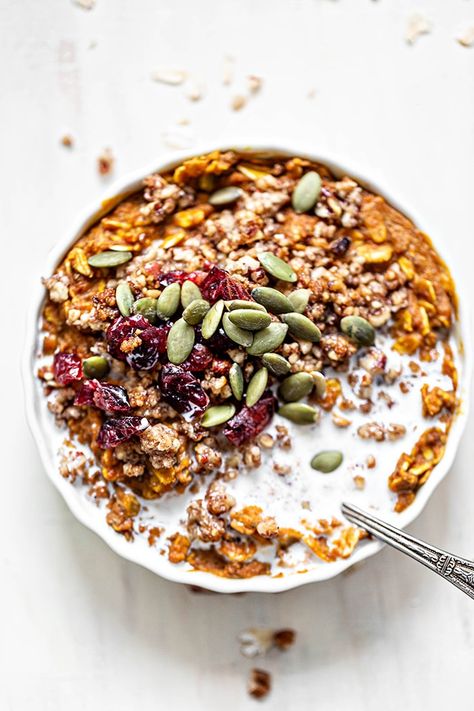 Easy Pumpkin Oatmeal, Make Ahead Oatmeal, Pumpkin Baked Oatmeal, Oatmeal Pie, Baked Pumpkin Oatmeal, Pumpkin Pie Oatmeal, Pumpkin Oats, Breakfast Oatmeal, Pumpkin Pie Mix