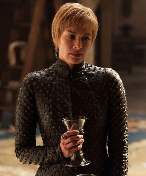 This Is Why Cersei's Hair Is Still So Short On Game Of Thrones+#refinery29 Game Of Thrones Cersei, Game Of Thrones Premiere, Game Of Thrones Instagram, John Bradley, Game Of Thrones Episodes, Estelle Lefébure, Got Game Of Thrones, Game Of Thrones Quotes, Lena Headey