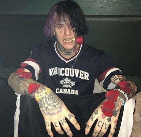 #lilpeep #lilpeep4ever #lilpeepedits #lilpeeprare #tattoo #aesthetic #Tumblr Lil Peep Hellboy, Goth Boy, Ghost Boy, Lil Boy, Little Bo Peep, Bo Peep, I Miss U, Eminem, Rappers