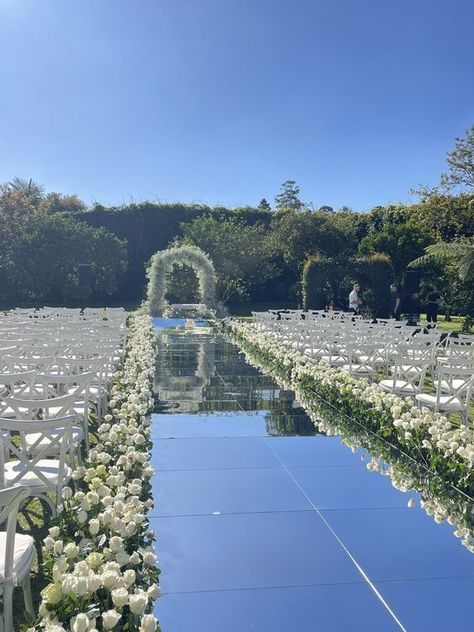 Mirror Floor Wedding Aisle, Wedding Venues Aisle, Elegant Outdoor Wedding Reception, Royalty Wedding Theme, Decorating Ideas Wedding, Wedding Decoration Idea, Gorgeous Wedding Venues, Wedding Decorating Ideas, Wedding Venue Outdoor