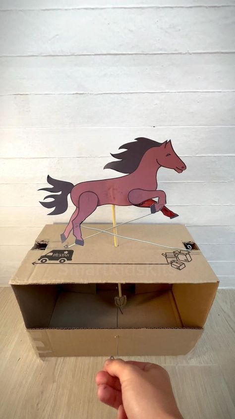 Kinetic Toys, Diy Crafts Love, Diy Craft Ideas, Horse Crafts, Horse Diy, Kinetic Art, Kinetic Sculpture, Fun Easy Crafts, Diy Crafts To Do