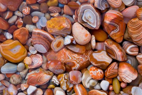 Agates can be found on Agate Beach in Oregon Colored Rocks, Rocks And Fossils, Lake Superior Agates, Rock Hunting, Duluth Mn, Michigan Travel, Cool Rocks, Pure Michigan, Minerals And Gemstones