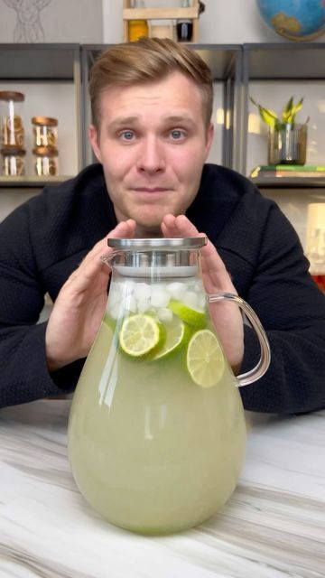 Timthetank on Instagram: "Margarita Sangria!" Sangria Margarita Recipe, Margarita Sangria, Jungle Juice Recipe, Margarita Punch, Sangria Drink, White Sangria Recipe, Margarita Party, Easy Margarita, Cocktail Shots