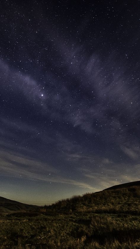 Starry Night Picture, Hills Wallpaper, Starry Night Wallpaper, Night Sky Photography, Arte Van Gogh, Star Photography, Sky Night, Night Background, Sky Full Of Stars