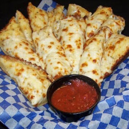 Pizza Sticks, Cheese Bread Recipe, Fast Meals, Cheesy Bread, Crumpets, Think Food, Snacks Für Party, Cheese Bread, Pizza Hut