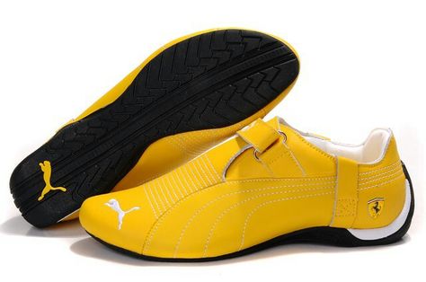 Puma Sports Shoes, Yellow Shoes, Puma Sneakers, Style Noir, Pumas Shoes, Sneakers Men Fashion, Shoes Outlet, Discount Shoes, White Shoes