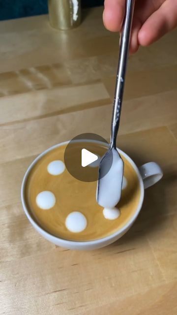 Espresso Design Art, Coffee Art Tutorial, How To Make Designs In Coffee Latte Art, Halloween Latte Art, Christmas Latte Art, Creative Coffee Photography Ideas, Easy Latte Art, Specialty Lattes, Coffee Shop Recipes