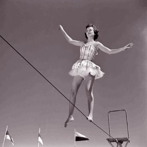 Tightrope walker, 1950s. Cirque Vintage, Circus Vintage, Old Circus, Tightrope Walker, Circus Aesthetic, Circus Sideshow, Circus Acts, Circus Circus, Night Circus