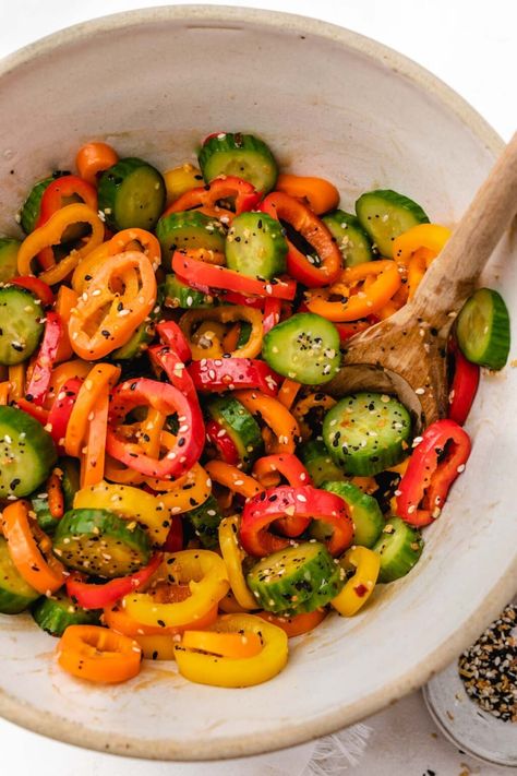 Viral TikTok Cucumber & Bell Pepper Salad | Healthy Little Peach Tiktok Cucumber, Japanese Cucumber Salad, Salade Healthy, Bell Pepper Salad, Japanese Cucumber, Pepper Salad, Stuffed Pepper, Salad Healthy, Makanan Diet