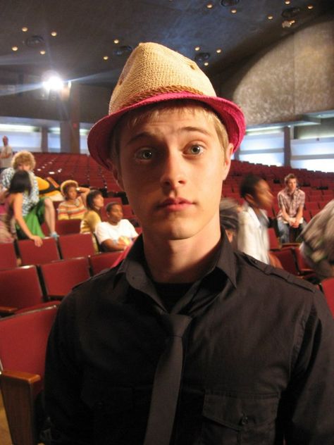 Lucas Grabeel, Monique Coleman, Senior Year Pictures, Ryan Evans, High School Musical 2, High School Music, High School Musical 3, Actor Picture, High School Musical