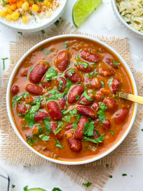 Rajma Masala Recipe, Potato And Pea Curry, Kidney Bean Curry, Rajma Masala, Rajma Recipe, North Indian Recipes, Beans Curry, Curry Recipes Indian, Vegetarian Curry