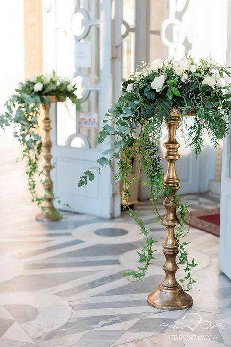 Altar Arrangements Wedding, Decorating Stage For Wedding, Simple Wedding Entrance Decor, Alter Flowers For Church, Altar Wedding Decorations, Floral Urns Wedding, Simple Church Decorations Wedding, Wedding Ceremony Altar, Church Entrance Flowers