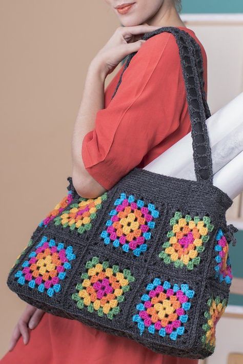 11 Fabulous Free Crochet Bags Patterns Design ideas and Images - Page 3 of 11 - Isabella Canden Blog! Crochet Tote Granny Square, Sac Granny Square, Retro Outfit, Free Crochet Bag, Pattern Purse, Bag Pattern Free, Granny Square Bag, Crochet Purse, Crochet Bags Purses