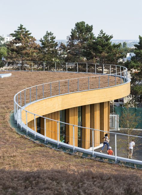 Jules Verne School,© Sergio Grazia Wood School, Wooden Facade, Acoustic Insulation, Wood Architecture, Student House, Curved Wood, Standing Seam, Jules Verne, School Building