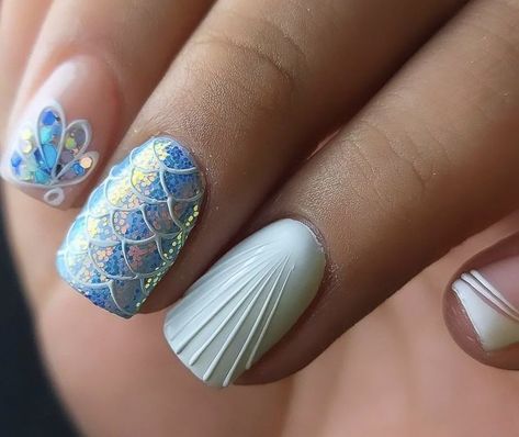 Mermaid Nails Acrylic Short, Mermaid Short Nails, Mermaid Nails Design Simple, Witch Nails Short, Sea Shell Nails, Under The Sea Nails, Shell Nail Art, Sea Nail Art, Nail Art Designs Valentines