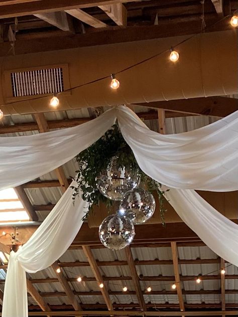 Disco Ball Floral Chandelier, Holiday Chandelier Ideas, Event Ceiling Design, Disco Ball Ceiling Decor, Wedding Reception Ceiling Decorations, Wedding Disco Ball Decor, Disco Valentine, Disco Ball Chandelier, Disco Ball Ceiling