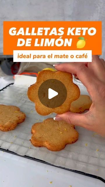 Recetas keto | Guía para bajar de peso on Instagram: "GALLETAS KETO de LIMÓN 🍪🍋  Deja un 'ME GUSTA' es tu forma de dar las gracias 🙏🏻❤️  📥 Guarda esta receta 📥 ➡️ Seguime! @recetasketo_facil  📯 Si te gustaría bajar de 5 a 9 kg en 30 días, tenes que ir a nuestro perfil y sumarte a nuestro METODO KETO 📯   INGREDIENTES: ✅ 1 clara de huevo ✅ 1 cucharada de zumo de limón ✅ 1/2 cdita de polvo de hornear ✅ 130 gr de harina de almendra  ✅ 40 g de endulzante pulverizado  PREPARACION: 1️⃣ Sigue los pasos del video. 2️⃣ Llevar a la nevera mínimo 30 min. 3️⃣ Estiramos y damos forma de galleta.  4️⃣ ♨️ Horno 180c ⏰ 15 min aprox.  Qué las disfrutes! ❤️  📥 Guarda esta receta 📥 ➡️ Seguime! @recetasketo_facil  #recetaketo #dietacetogenica #keto #bajardepeso #lowcarb #bajarsepesosconketo #recetask Galletas Keto, Postre Keto, Recetas Keto, Miami, On Instagram, Instagram