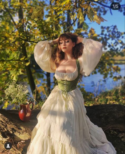 Ren Faire Outfits, Fair Outfits, Fantasy Gowns, Fairytale Dress, Fantasy Dress, Mode Inspo, Fantasy Clothing, Fantasy Fashion, I'm Happy