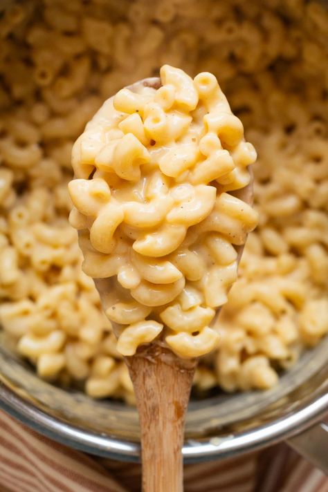 High Protein Cottage Cheese Mac and Cheese - iFoodReal.com Cottage Cheese Mac And Cheese, Protein Mac And Cheese, Cottage Cheese Alfredo, High Protein Pasta Recipes, Protein Pasta Recipes, Healthy Mac And Cheese, Volume Eating, Cottage Cheese Pasta, Cheese Mac And Cheese