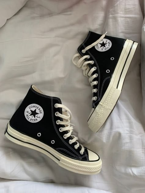 Boty Converse, Converse Haute, Cute Converse Shoes, Chuck 70s, Cute Converse, Dr Shoes, Shoe Wishlist, Nike Tennis, Hype Shoes