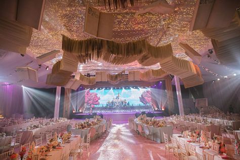 Saki’s Birthday Party Looks Like a Fairytale Dream Come True! | https://babyandbreakfast.ph/2019/12/30/sakis-birthday-party-looks-like-a-fairytale-dream-come-true/ Debut Motif, 18th Debut Ideas, Debut Decorations, Filipino Debut, 18th Debut, Luxury Birthday Party, Birthday Venues, Debut Ideas, Birthday Party Venues