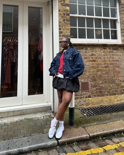 The bubble skirt and sneakers combination is undefeated for summer 🤌🏾🫶🏾💃🏾 @sizeofficial #size #certified #paid • • • • • • • • #streetwearfashion #stylingtips #denimjacket #blackgirlstyle #fashioncreator #sunmeroutfits #sustainablefashion #londonfashion #summerstyle Cool Skirt Outfits, Sneaker Skirt Outfit, Puffball Skirt Outfit, Fall Bubble Skirt Outfit, Puff Skirt Outfit, Outfits With Bubble Skirt, Denim Skirt For Summer Streetwear, Plus Size Bubble Skirt, Bubble Skirt Outfit Black Women