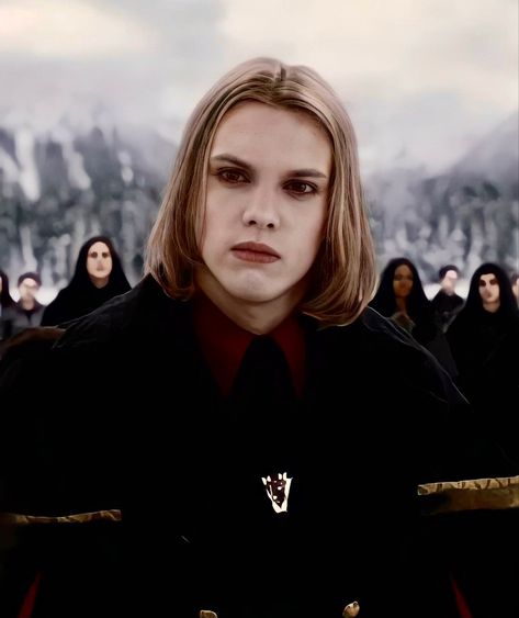 Twilight Caius, Caius Twilight, Cauis Volturi, Marcus Volturi, Vampires Aesthetic, Volturi Aesthetic, Twilight Volturi, Caius Volturi, Twilight Story