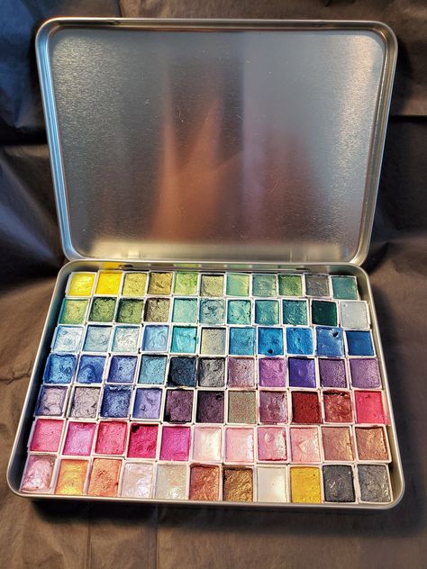 Paint Pallet, Color Wonder, Painting Mixed Media, Art Painting Tools, Black Grapes, Mint Gold, Pallet Painting, Cat Air, Watercolor Paint