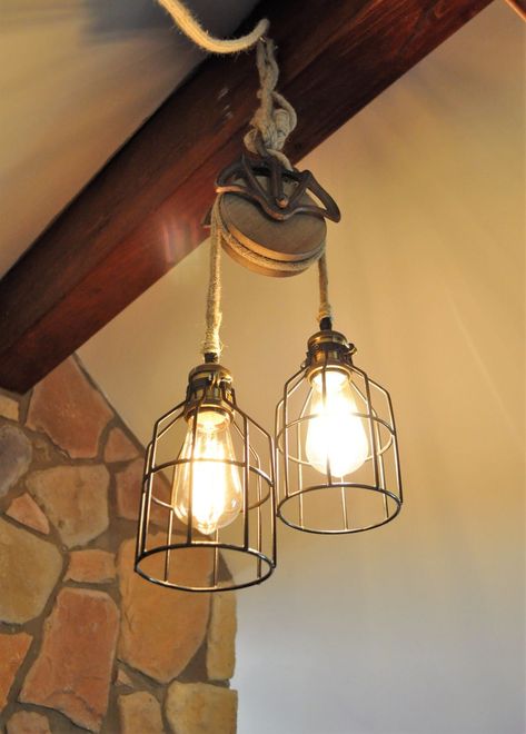 25 Farmhouse Lighting Ideas For Warm And Homely Decors Rustic Track Lighting, Pulley Light, Diy Luminaire, Farmhouse Style Lighting, Farm Vintage, Rustic Light Fixtures, Rustic Ceiling, Smart Tiles, Farmhouse Light Fixtures