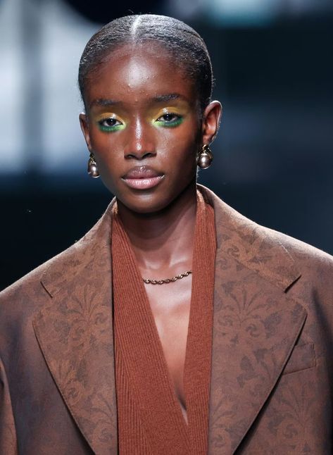 The Best Eye Makeup Looks From Milan Fashion Week Fall/Winter 2024 Fashion Week Makeup, 2025 Makeup Trends, Eye Makeup 2024, Fall Makeup Trends 2024, Fall Makeup 2024, Makeup Trends 2024, Fall 2024 Makeup Trends, Fashion Week 2024, Met Gala Makeup 2024