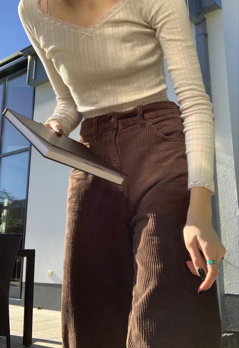 #aesthetic #ootd #fall #autumn #trending #cottagecore #darkacademia #corduroy #outfit #fitinspo #2021 #trending #sketchbook