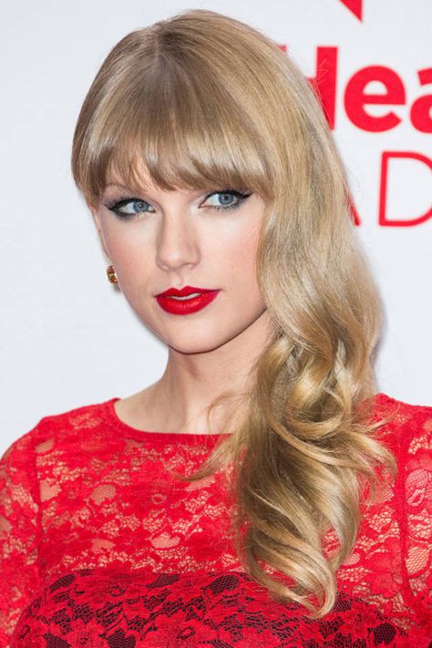 Red Era Makeup, Era Makeup, Taylor Swift 2012, Celebrities Hairstyles, Taylor Swift Makeup, Style Taylor Swift, Ashley Green, Red Era, Red Carpet Hair