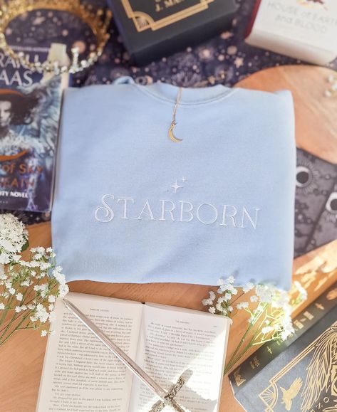 Heyy booksta, happy Friday! Would you rather have Bryce, Aelin, or Feyre's powers? I'd go with Feyre as hers are the most versatile and I'd like to be able to winnow to the bookstore or the beach whenever I please 🥰 This 'starborn' officially licensed embroidered sweatshirt is available in my shop! #crescentcity #starborn #sjm #hoeab #hosab #hofas #sjmmerch #bookmerch #bookishmerch #bookishmerchandise #bookishsweater #bookish Art Bookshelf, Book Merchandise, Reader Gifts, Bookshelf Art, Book Lover Gifts, Book Merch, Bookish Merch, Nerd Gifts, Bookshelf Decor