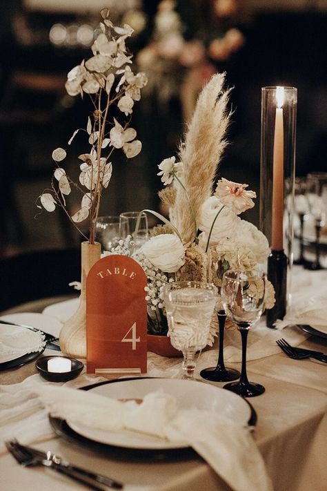 January Wedding Colors, Monochrome Wedding, Rust Wedding, Minimalist Dekor, January Wedding, Boho Styl, Elegant Wedding Reception, The Colony, Boho Party