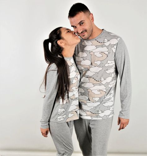 29 Best His & Hers Pyjamas 2021 - hitched.co.uk Couple Sleepwear, Matching Couple Pajamas, Outfit Couple, Set Couple, Family Pjs, Family Pajama Sets, Couple Pajamas, Sister Outfits, Matching Mom