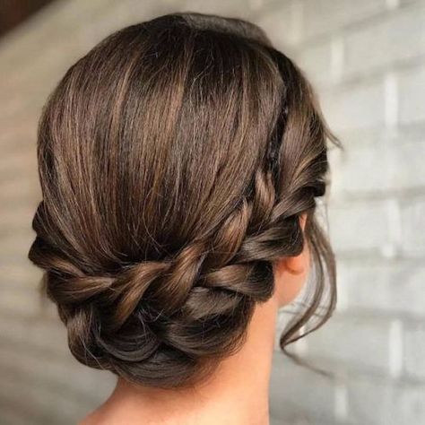 34 beautiful braided wedding hairstyles for the modern bride - TANIA MARAS | bridal headpieces + wedding veils Classy Updo Hairstyles, Sanggul Modern, Wedding Hair Up, Bridal Braids, Peinados Fáciles Para Cabello Corto, Blog Ideas, Braided Hairstyles Updo, Hair Wedding, Braided Hairstyles For Wedding