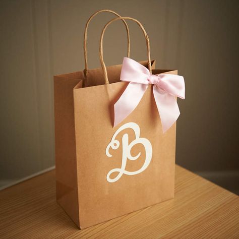 Etsy Gift Bags for Wedding Guests. Handcrafted in 2-5 Business Days. Large Kraft Paper Bags with Handle Gift Bags For Wedding Guests, Bridal Party Gift Bag, Wedding Party Gift Bags, Baby Shower Bunting, Decorated Gift Bags, Decorated Bags, Gift Bags Diy, Bridesmaid Gift Bags, Personalized Ribbon