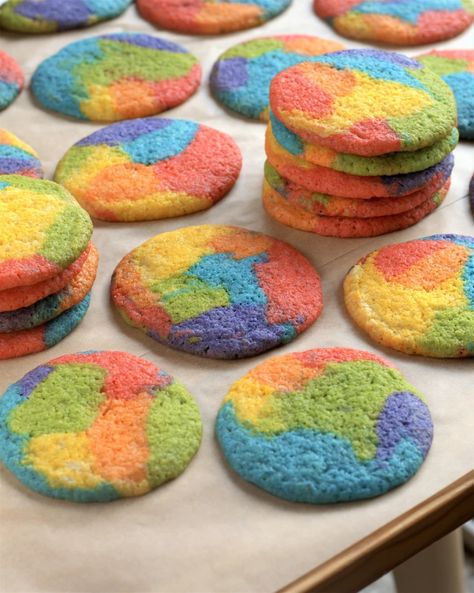 rainbow pride cookies | DAVE BAKES Pride Cookies, Rainbow Sugar Cookies, Rainbow Treats, Rainbow Cookies, Chocolate Company, Rainbow Food, Egg Yolks, Summer Celebration, Food Goals