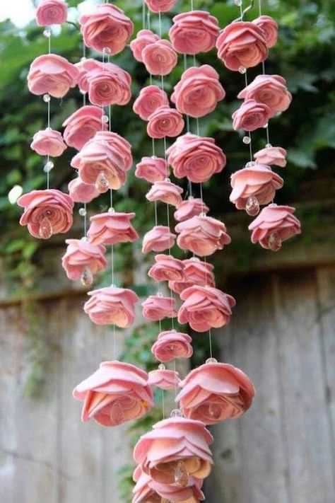 34 Beautiful DIY Chandelier Ideas That Will Light Up Your Home Diy Fleur, Diy Baby Mobile, Diy Flores, Paper Flower Art, Flower Mobile, Felt Roses, Paper Towel Roll Crafts, Mason Jar Crafts Diy, Diy Papier