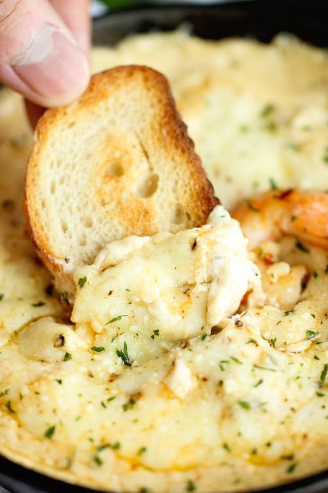 Shrimp Scampi Dip, Hot Dips, Dip Recipes Appetizers, Party Dip Recipes, Party Dip, Hot Appetizers, Shrimp Appetizers, Scampi Recipe, Best Appetizer Recipes