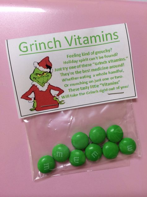 Christmas gift: m&ms-grinch pills/vitamins M&m Christmas Gift Ideas, Cheap Christmas Gift Crafts, Grinch Candy Ideas, Cheap Christmas Gift Ideas For Classroom, Christmas For Classmates, Christmas Present Craft Ideas, Grinch Party Favors For Adults, Christmas Gifts Homemade For Family, Grinch Christmas Presents